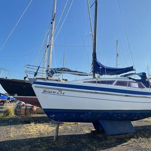 Leisure 23SL Sailing Yacht &ndash; Bilge Keel