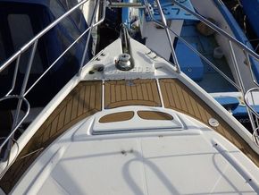 Cranchi 41 Endurance Motor yacht - Foredeck