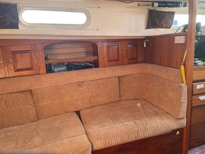 Starboard saloon berth