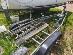 Jeanneau Tonic 23  - Trailer/Trolley