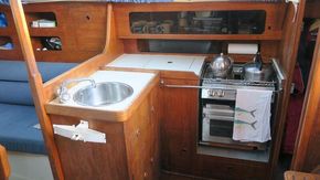 Moody 31 Mk II - Galley