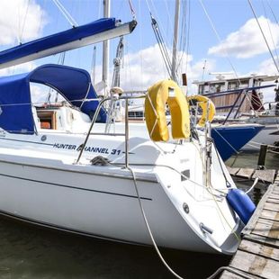 2001 Hunter Channel 31