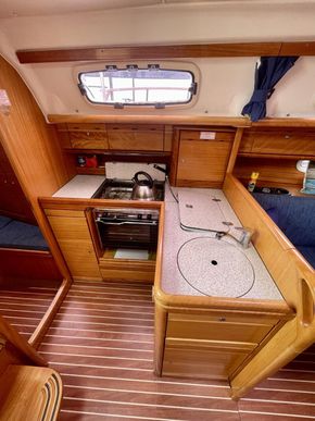 2006 Bavaria 33 Cruiser 14