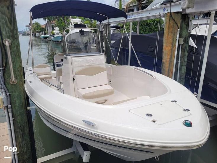 2018 Robalo r 180