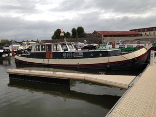 Tjalk barge