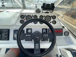 1989 Fairline Carrera 3