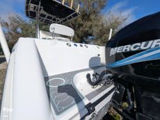 2004 Boston Whaler 240 Outrage