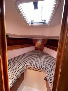 Beautifully maintained Dufour 32 Classic wheel steering shoal draft
