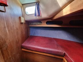 Bow cabin
