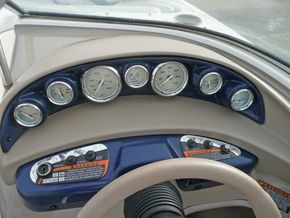 Bayliner 185 Bowrider  - Helm Controls