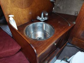 Island Plastics IP 24  - Heads