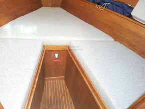 Nauticat 38 Pilot House  - Forward Cabin