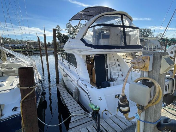 2001 Bayliner 3488 command