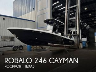 2021 Robalo 246 Cayman