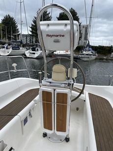 Beautifully maintained Dufour 32 Classic wheel steering shoal draft