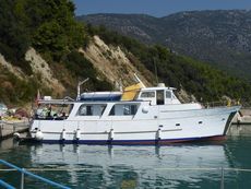 Premier Cru - Gentleman's Motor Yacht