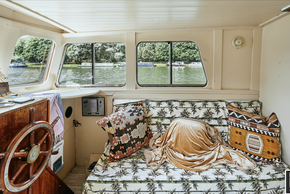 spacious bright wheel house with double bunk