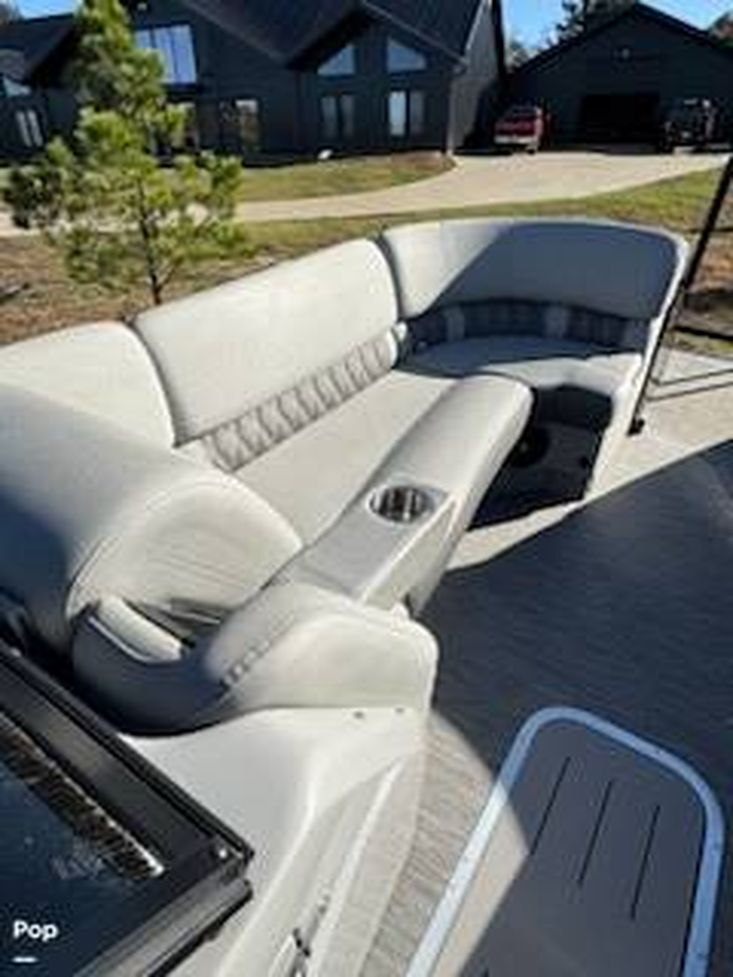 2022 Bennington 25 qx