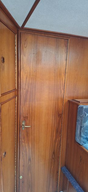 Doorway from dinette to bow cabin