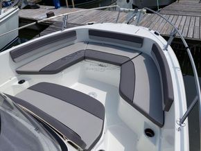 Jeanneau Cap Camarat 6.5 CC  - Bow