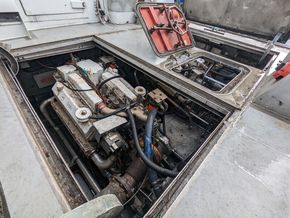 twin cummins diesel crew boat