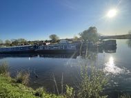 Live aboard Narrowboat