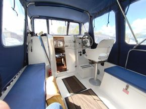 Aquamarine Riverboat 26  - Cockpit