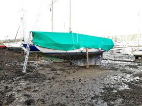 Full winter cover and beaching legs