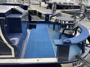 Widebeam 60 x 10 Cruiser Stern with London Mooring - Aft Deck