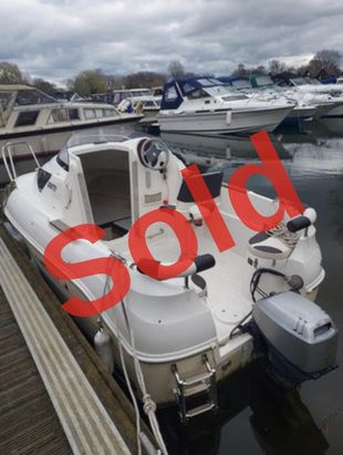2005 Quicksilver 460 Cabin