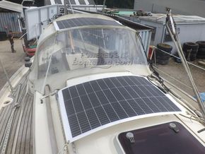 Victoria 30 Sailing Sloop - Deck