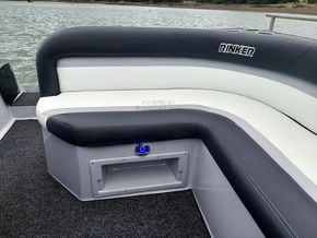 Rinker Fiesta Vee 266  - Cockpit