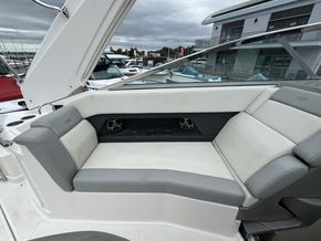 2015 Regal 28 Express 14