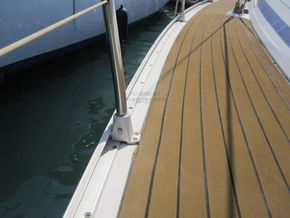 Bavaria 36  - Side Deck