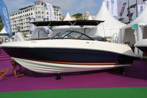 Bayliner VR5 at Cannes Boat Show