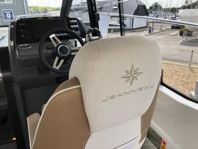 Leader 33