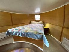 Lambon Hull Ltd Dutch Barge