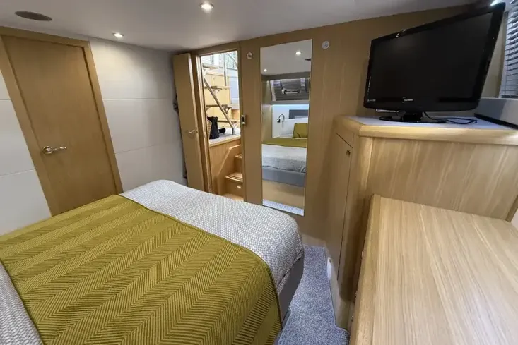 2021 Haines 400 Aft Cabin