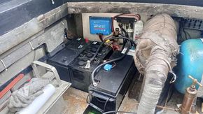 Victron MPPT & Batteries