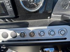 2023 Crownline E235XS