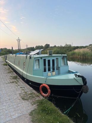 2004 Widebeam 60 x 10 Cruiser Stern