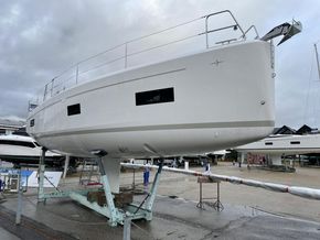 2024 Bavaria C38 6