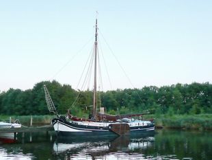 Dutch sail barge Klipperaak "Jonge Douwe"
