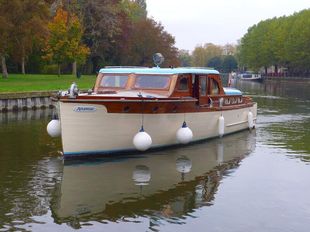 1938 40 foot Chris Craft Double Cabin Enclosed Bridge