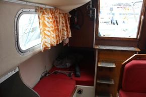 Starboard Berth & Companionway
