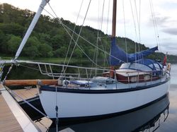 HILLYARD 9 TON 33' OF CLASSIC YACHT &pound;14750 recent engine
