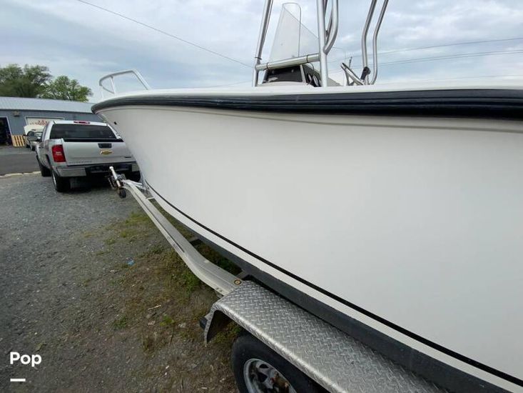 2004 Mako 212 center console