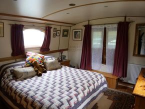 Wide Beam 65ft Live aboard - Cabin (Additional)