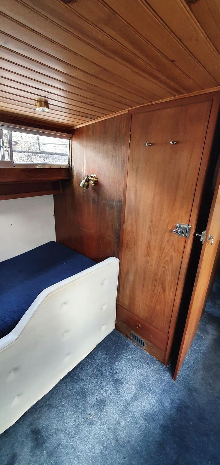 BROOM OCEAN 37