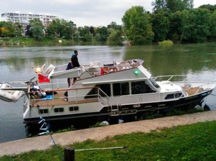 Houseboat Twickenham